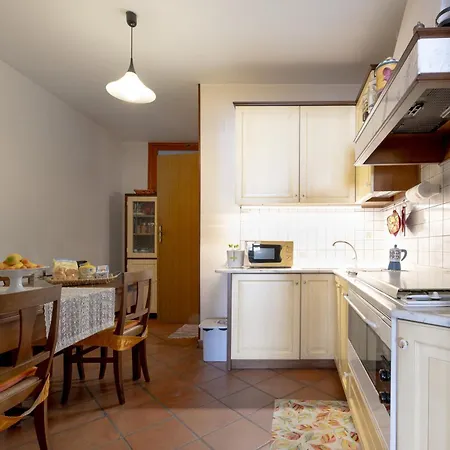 La Terra Di Mezzo Apartment *